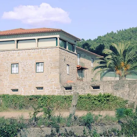 Alojamento de Turismo Rural Casa Da *