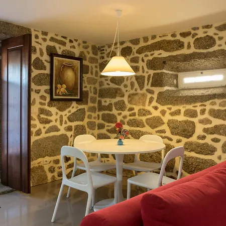 Alojamento de Turismo Rural Casa Da *
